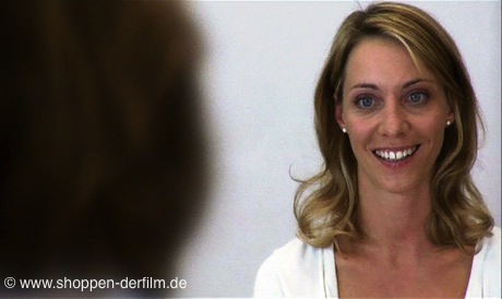 Julia Heinze in dem Film Shoppen